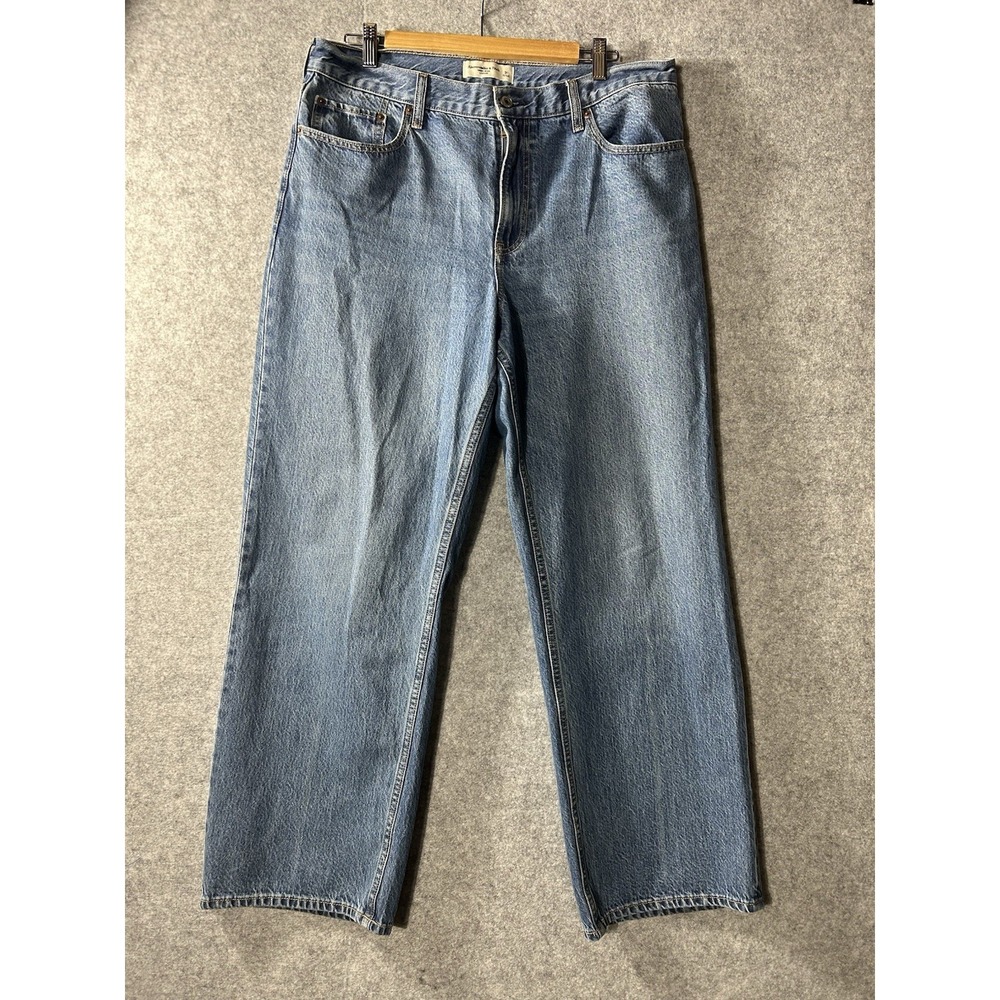 Abercrombie & Fitch Baggy The Loose  High Rise Jeans Size 31x30 Light Wash Denim